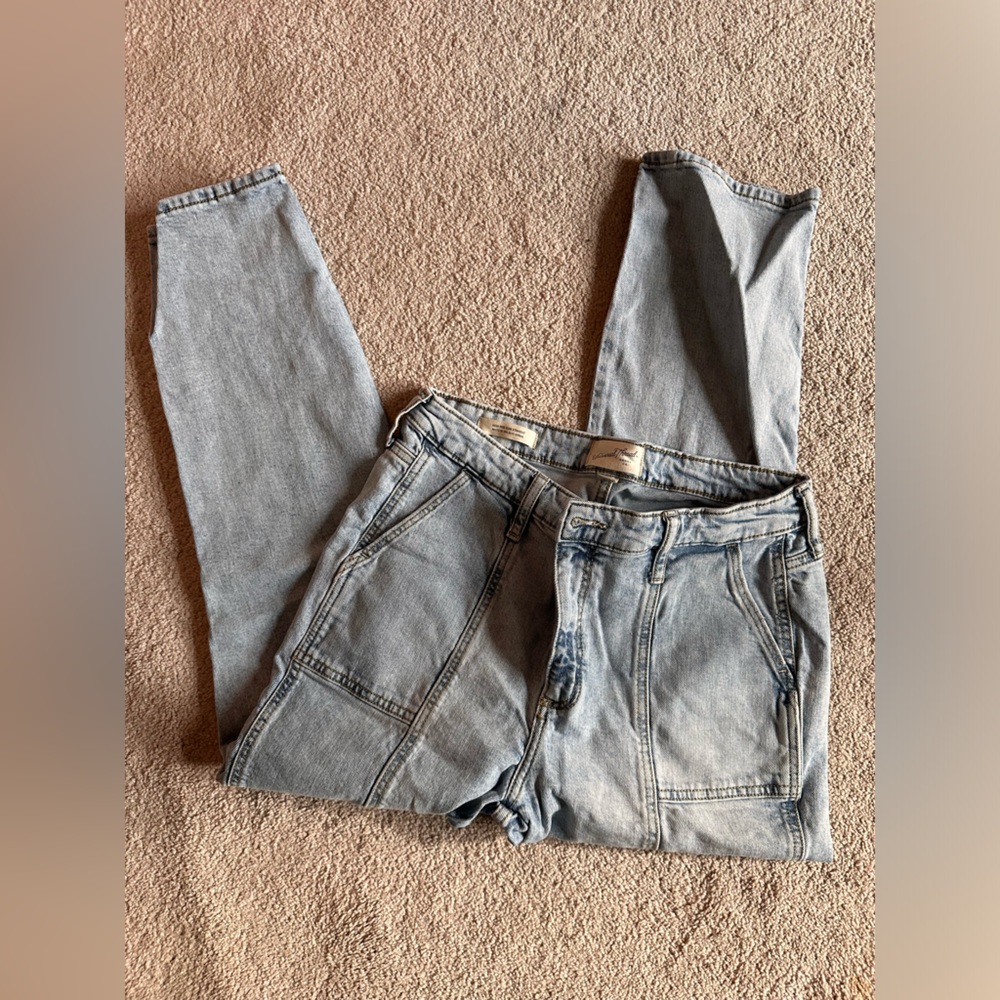 Universal Thread Straight Leg Denim